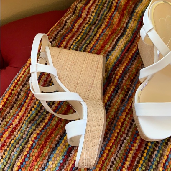Jessica Simpson wedges white - Picture 3 of 4
